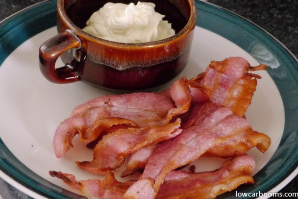 low carb crispy bacon and whipped cream - suitable for keto, paleo, atkins diet